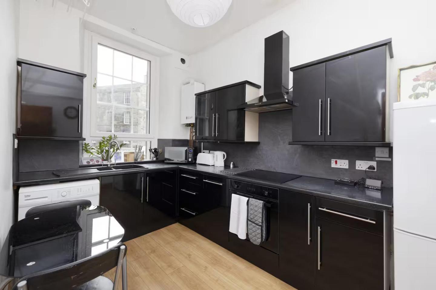 Joivy 3 Bed Flat In Old Town, Close To Grassmarket Edinburgh Luaran gambar